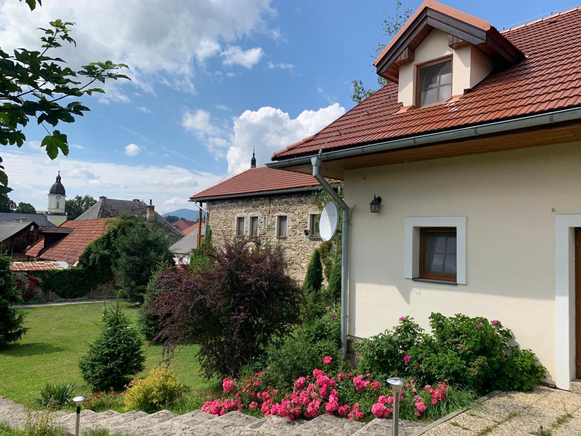 Villa Lypche Besenova Exterior photo